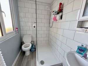 Annex Bathroom - click for photo gallery